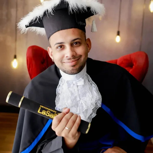 William Alves sorrindo